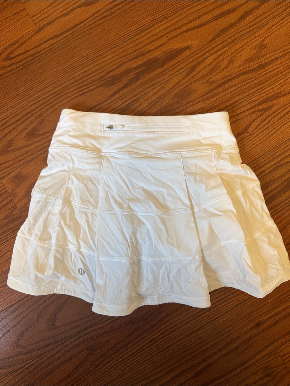 White Lululemon tennis/golf skirt with shots attached